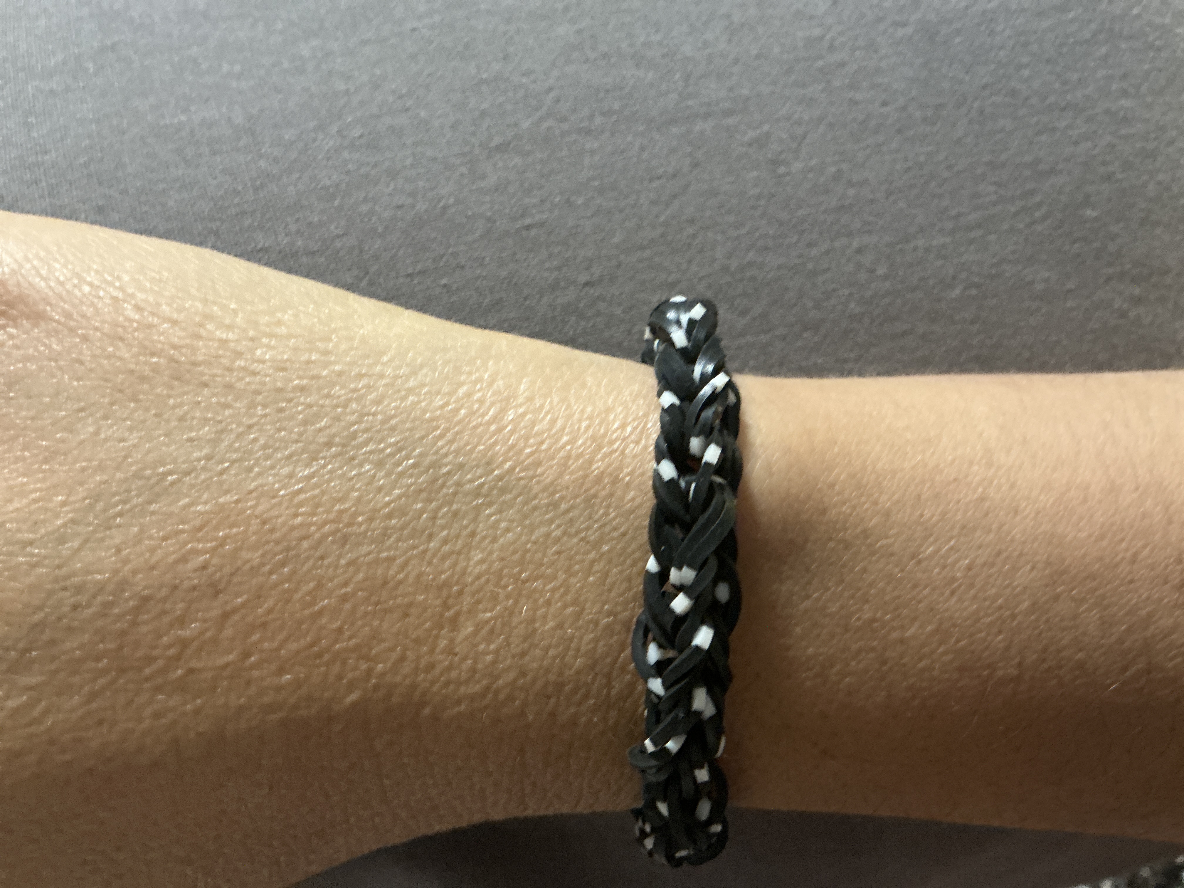 Gomi Pulsera